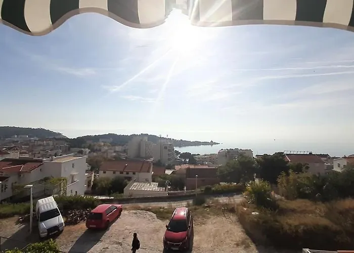 Apartments Villa Ravlic