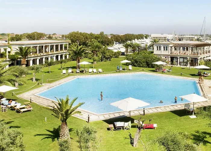 Hotel Con Piscina Porto Romano - The Marina