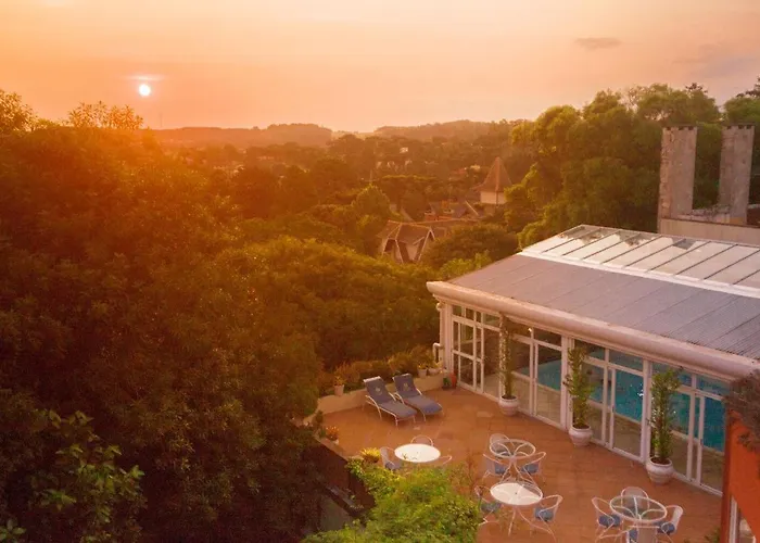 Hotel com piscina: Varanda Das Bromelias Spa